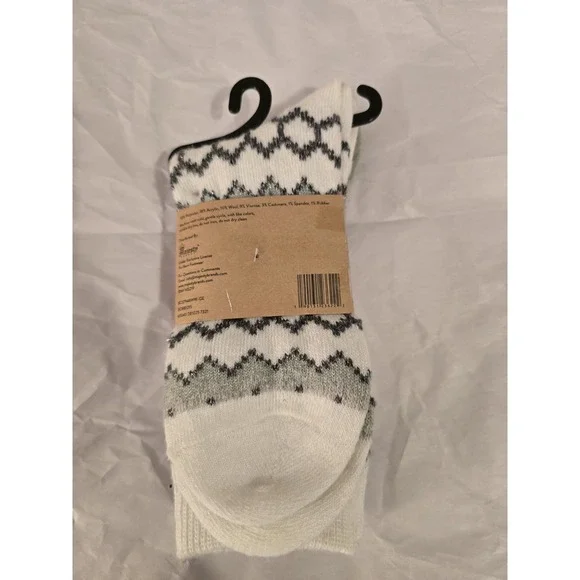 NWT Born Crew Socks Cashmere Wool Blend 2 Pack Women Shoe Sz 4-10 Green And Gray - Picture 2 of 5